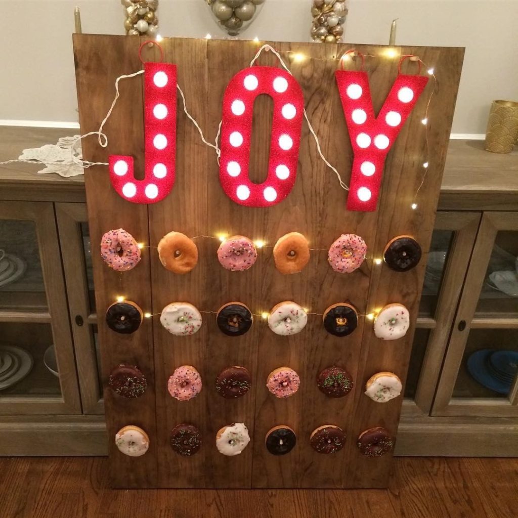 Christmas Easy DIY Donut Wall